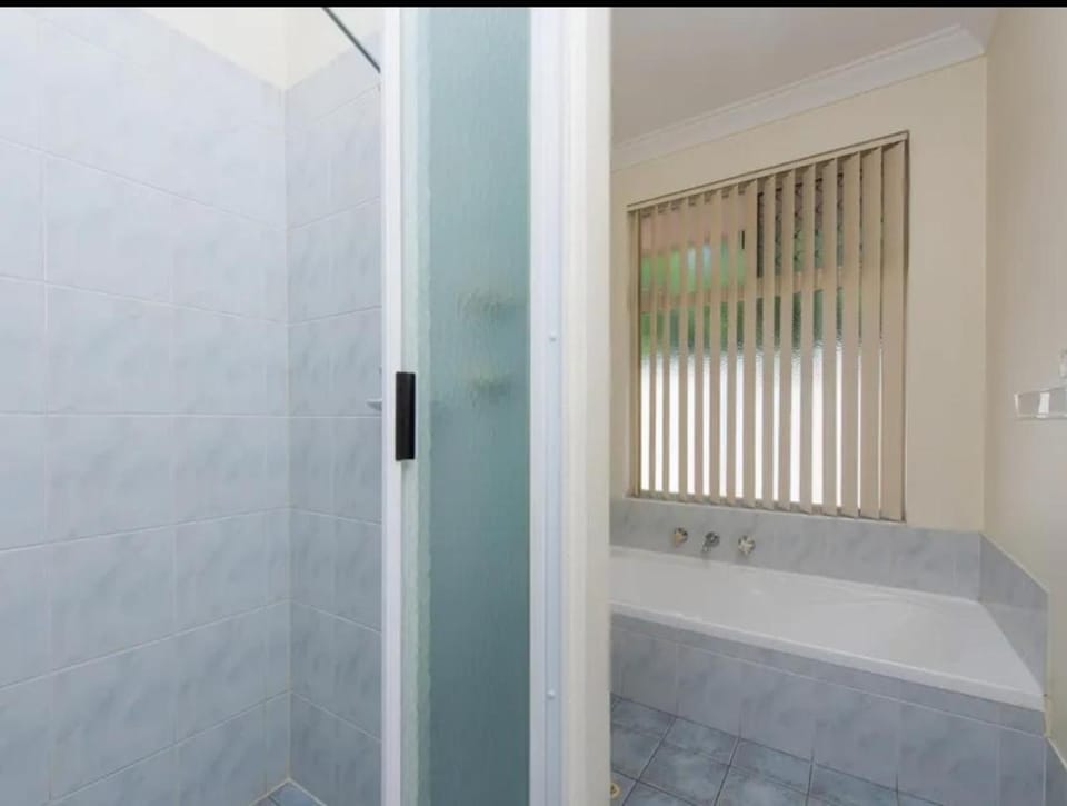 2 homely rooms with private bathroom Vacation rental in Perth