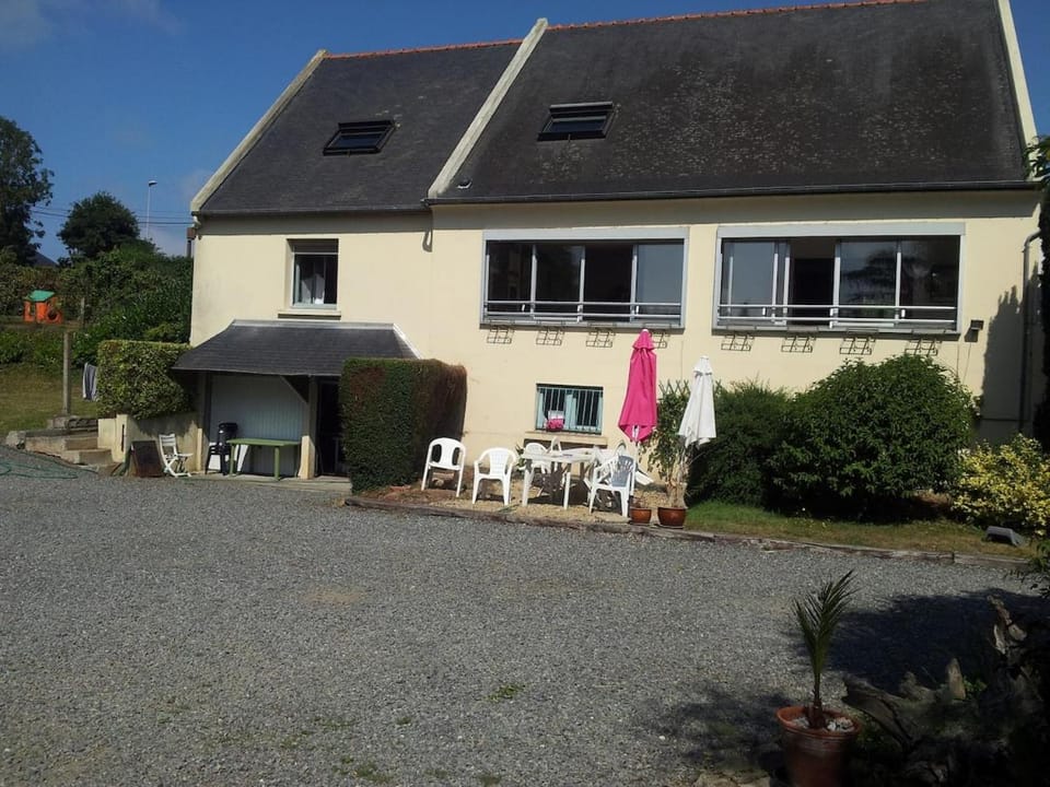 Maison familiale Villa Eolie, 10mn de la mer en voiture House in Brittany