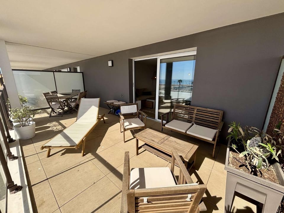 Patio, Balcony/Terrace, sunbed