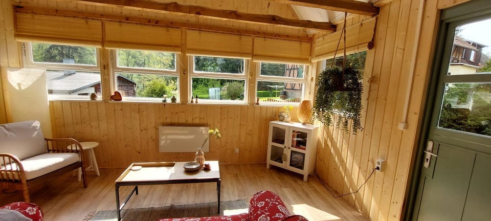 Living room, Seating area, Pets, pet friendly