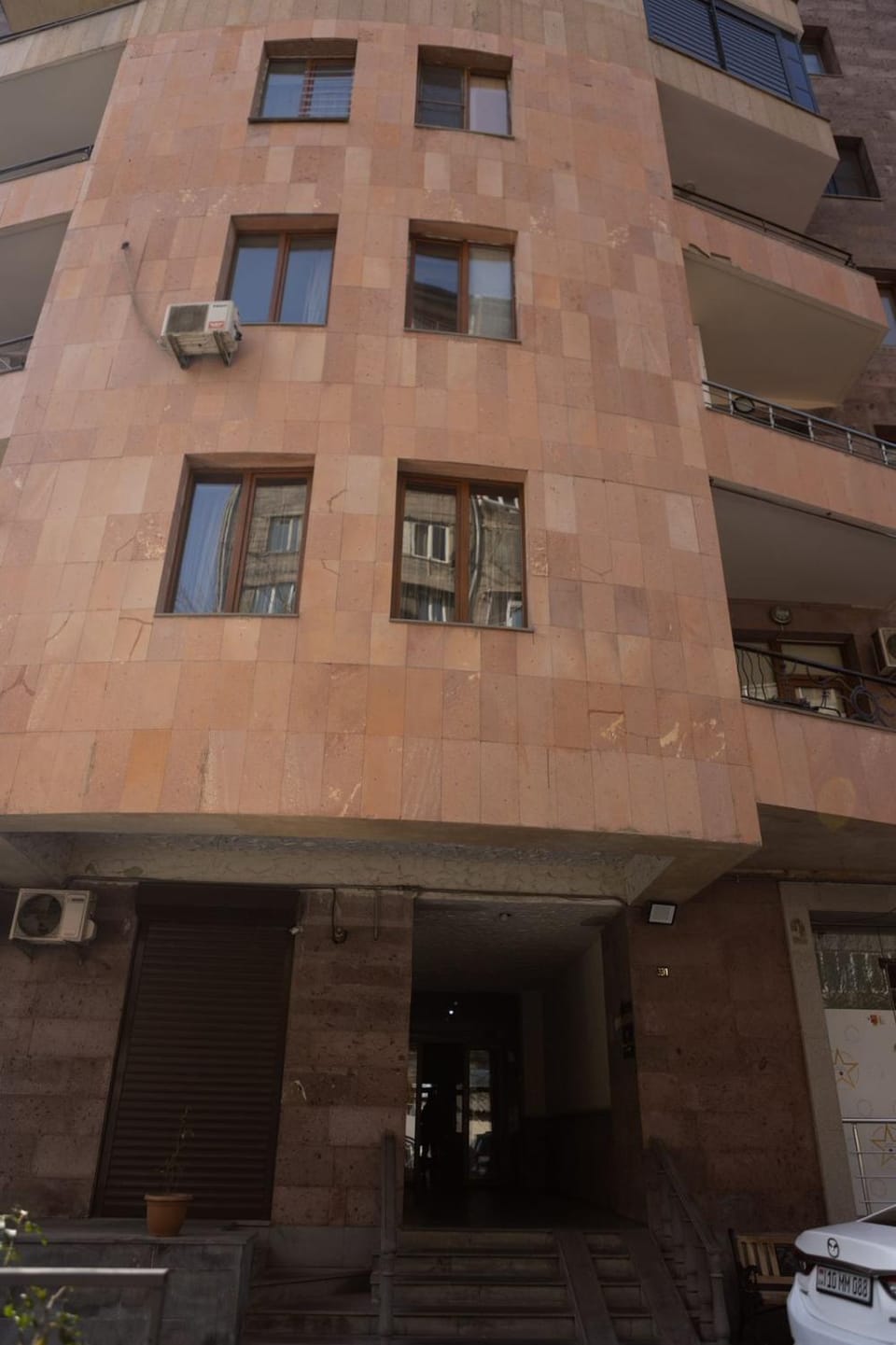 Property building, Facade/entrance