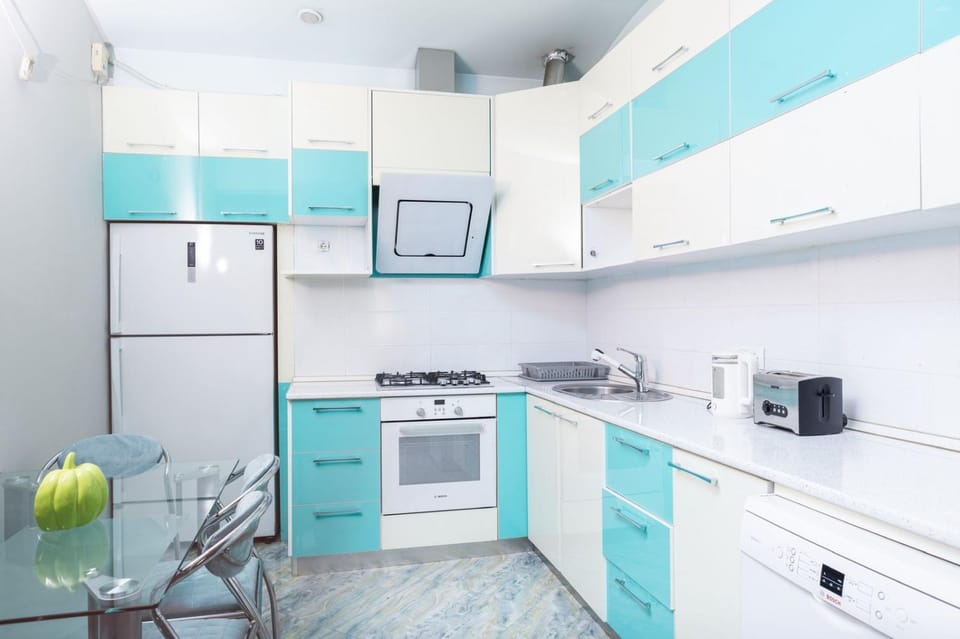 Coffee/tea facilities, Kitchen or kitchenette, oven, toaster
