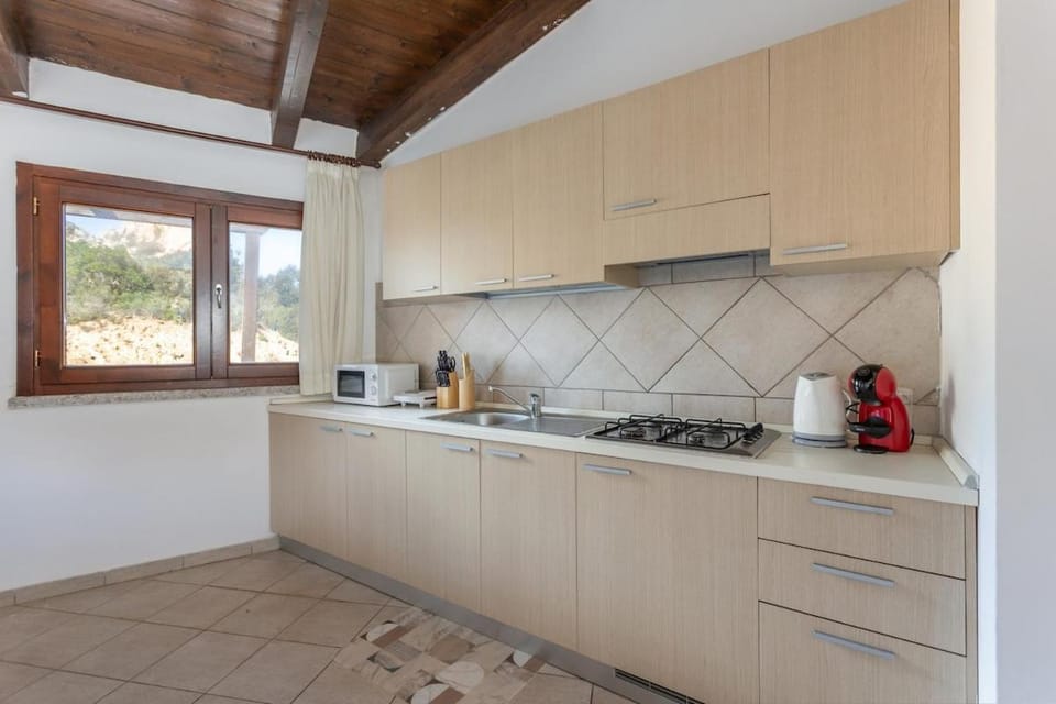 Coffee/tea facilities, Kitchen or kitchenette, pet friendly, stove