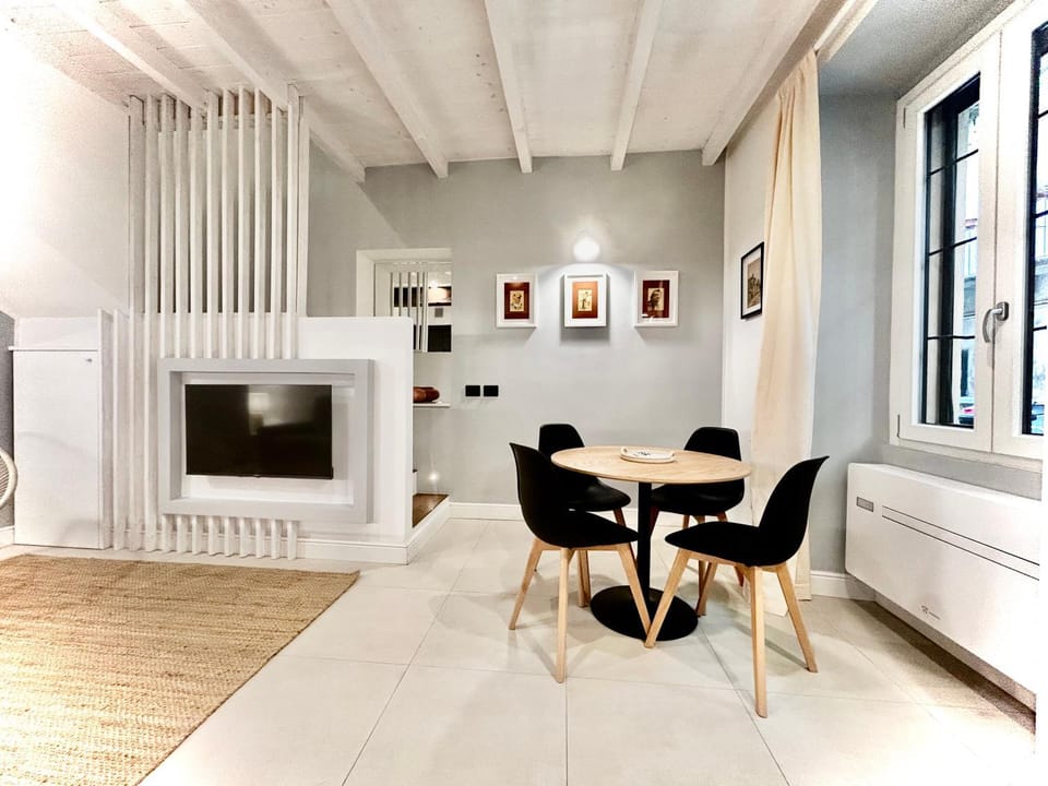 TV and multimedia, Dining area