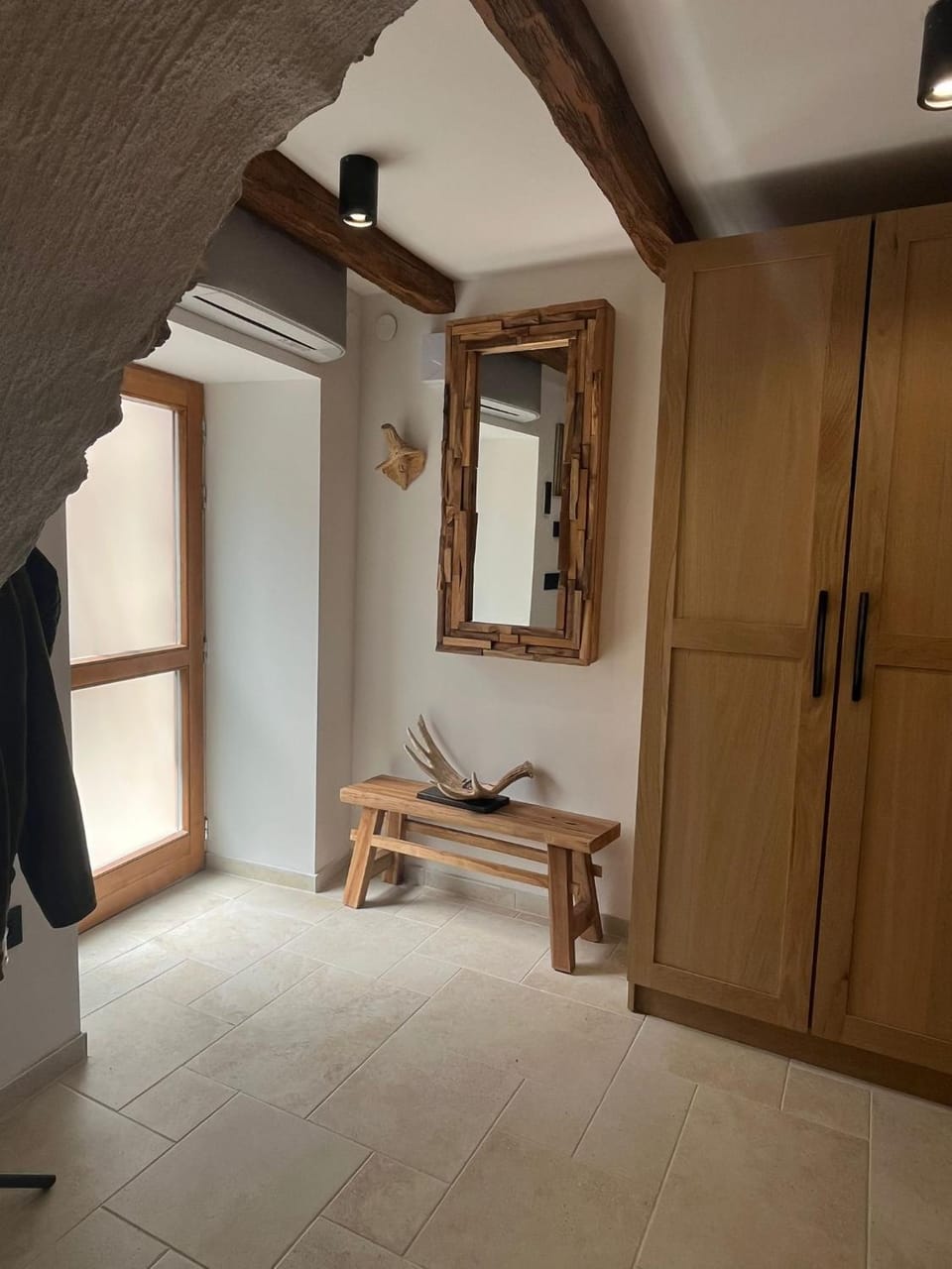 Lobby or reception, wardrobe