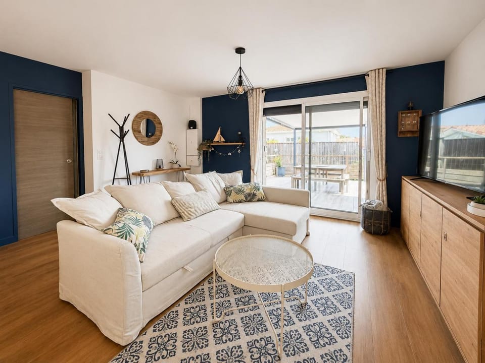 Living room, Bedroom