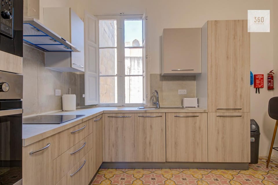 Kitchen or kitchenette, Kitchen or kitchenette, oven, stove