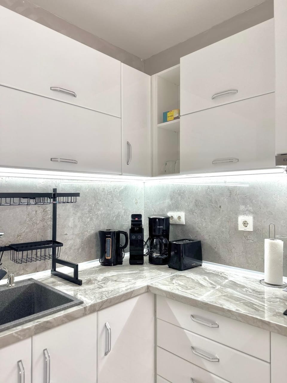 Coffee/tea facilities, Kitchen or kitchenette