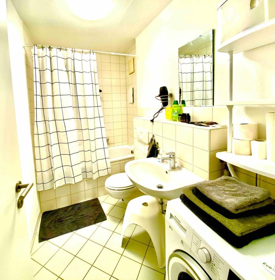 Shower, Bathroom, Bath, towels