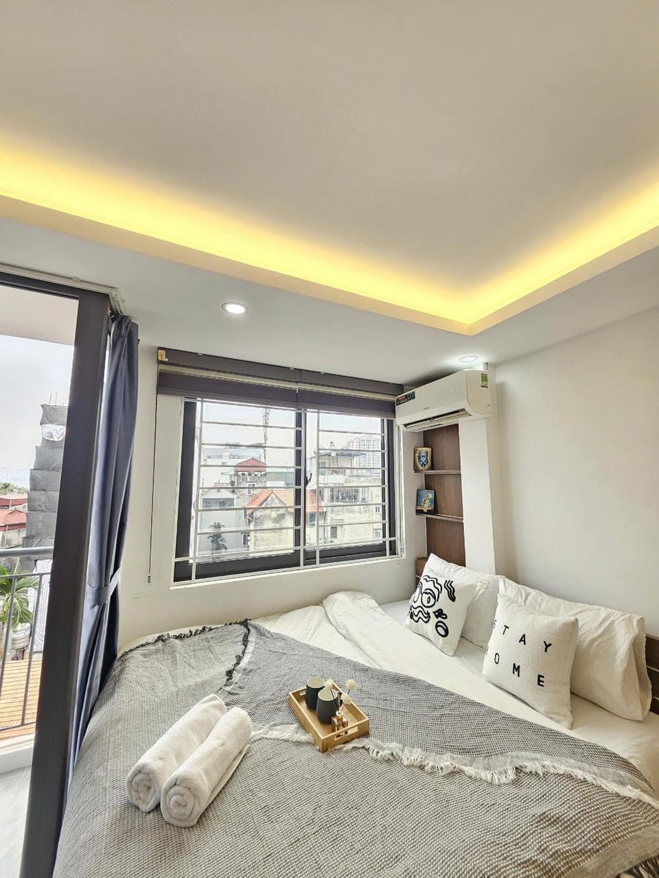 Bed, Bedroom, towels
