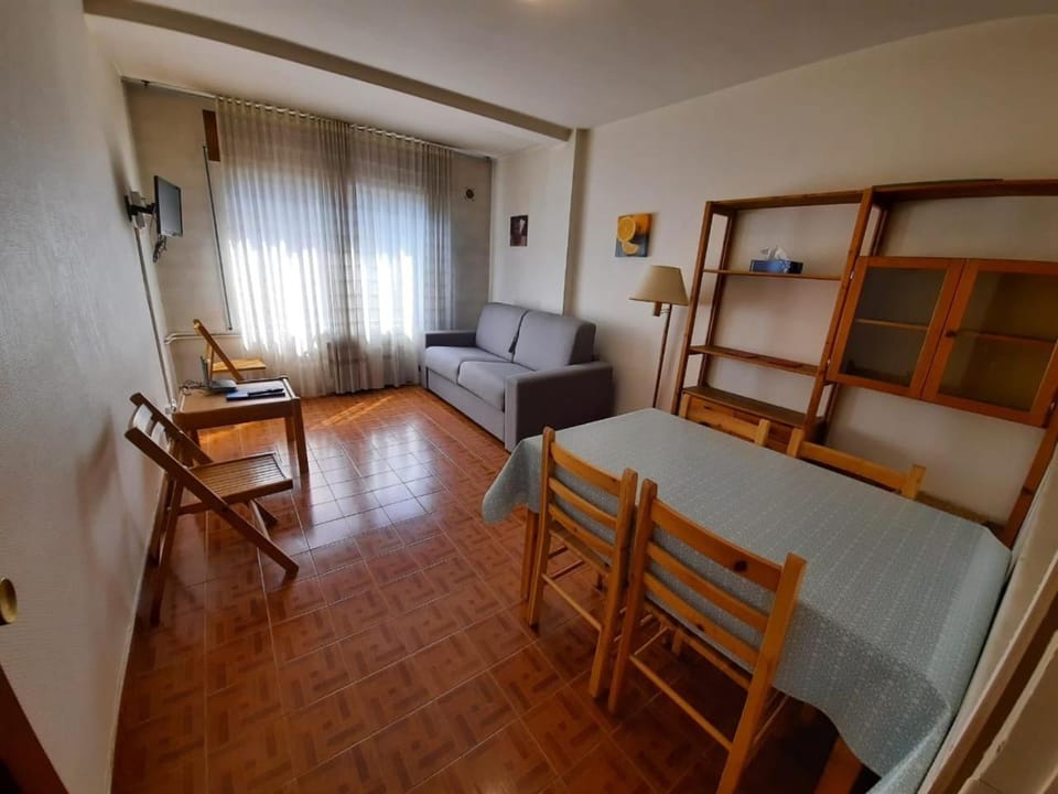 Living room, Photo of the whole room, Dining area