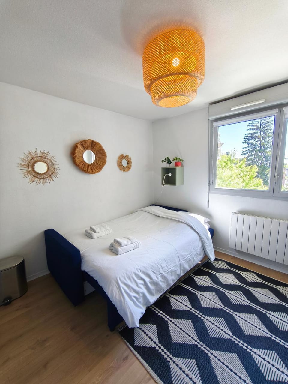 Bed, Photo of the whole room, Bedroom, towels