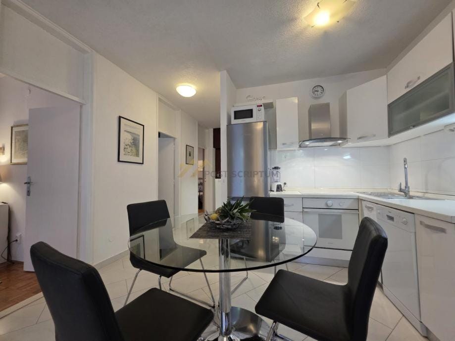 Luxury Residence near Beach and Old Town Apartment in Split