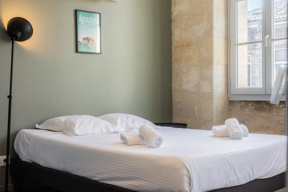 Bel appartement lumineux avec climatisation et pierre Bordelaise pour 2p Apartment in Bordeaux
