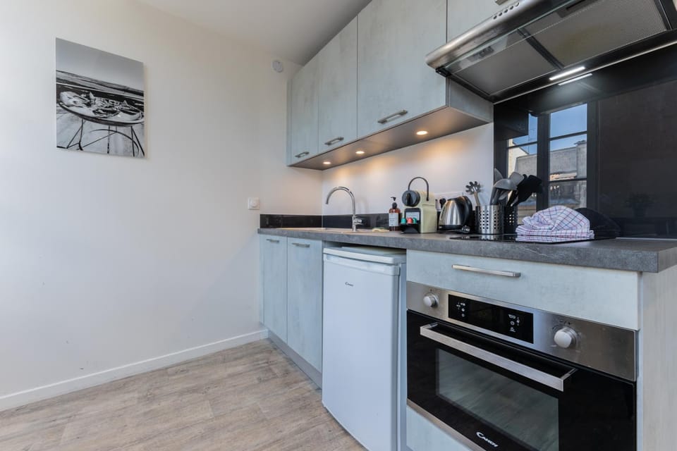 Bel appartement lumineux avec climatisation et pierre Bordelaise pour 2p Apartment in Bordeaux