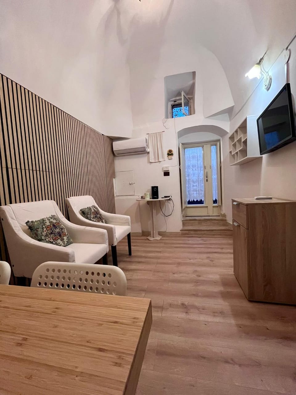 TV and multimedia, Lounge or bar