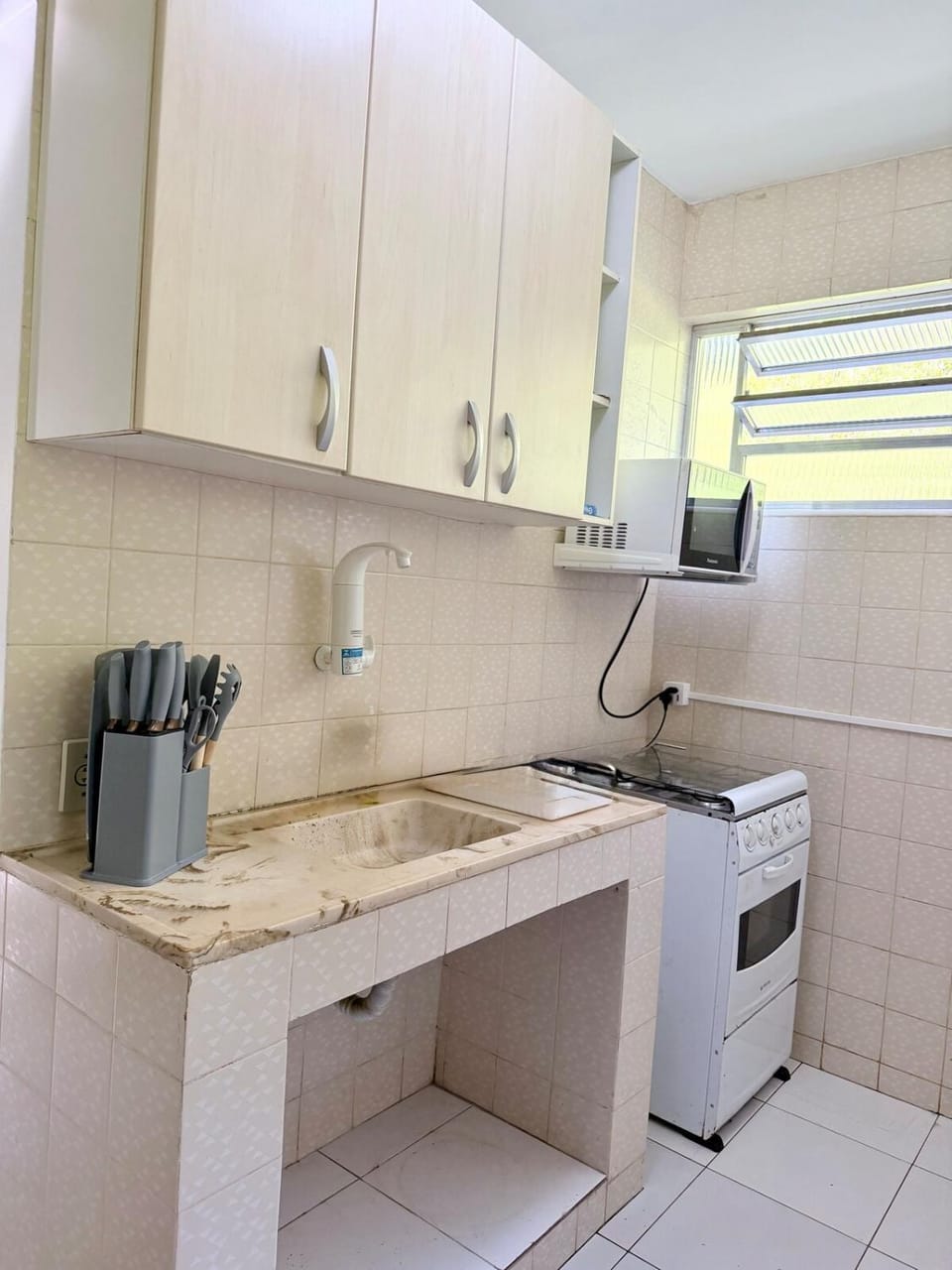 Kitchen or kitchenette, stove