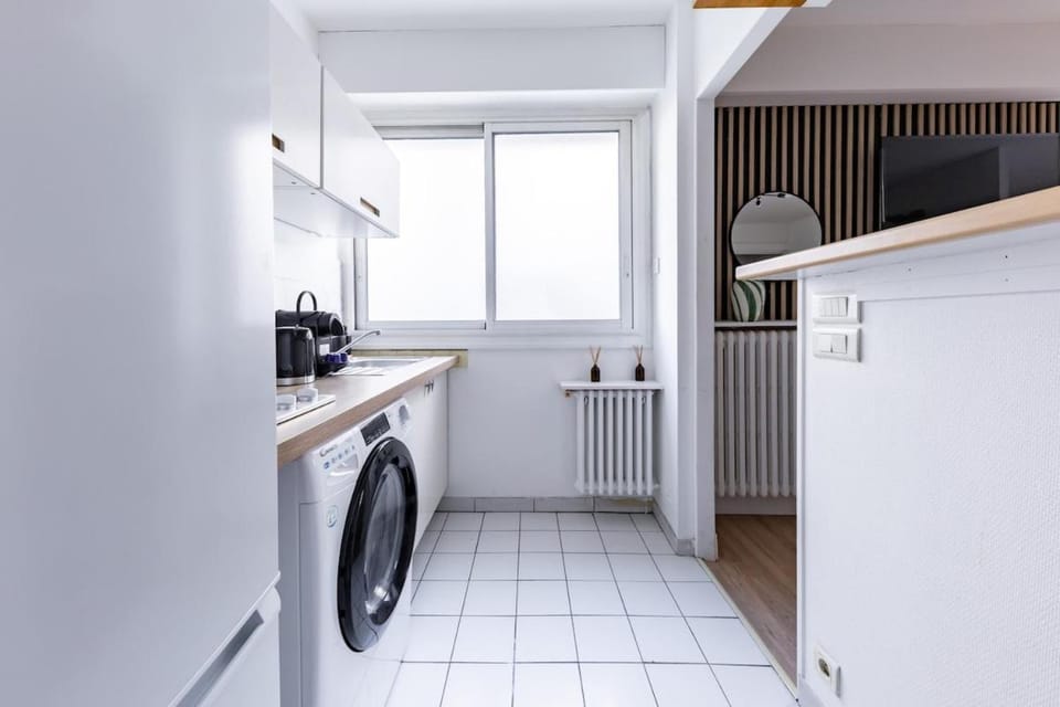 Levallois 3 stars ,8 min walk Metro ,Spotless Apartment in Levallois-Perret