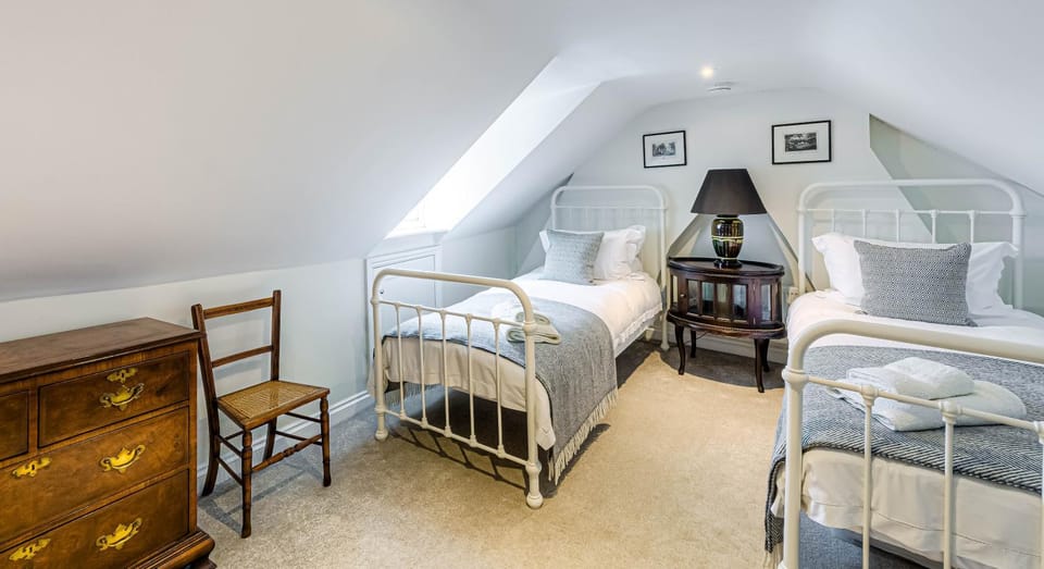 Orchard Place, Arundel House in Arundel