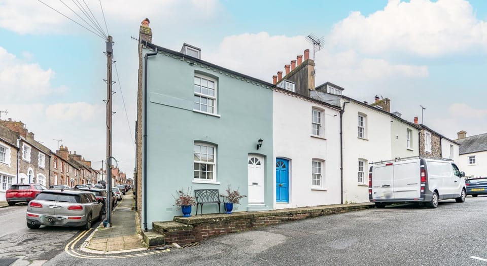Orchard Place, Arundel House in Arundel