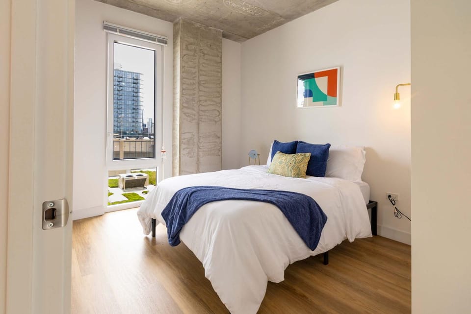 4BR Modern Urban Escape Walk to Zoo Lakefront & Red Line House in Chicago