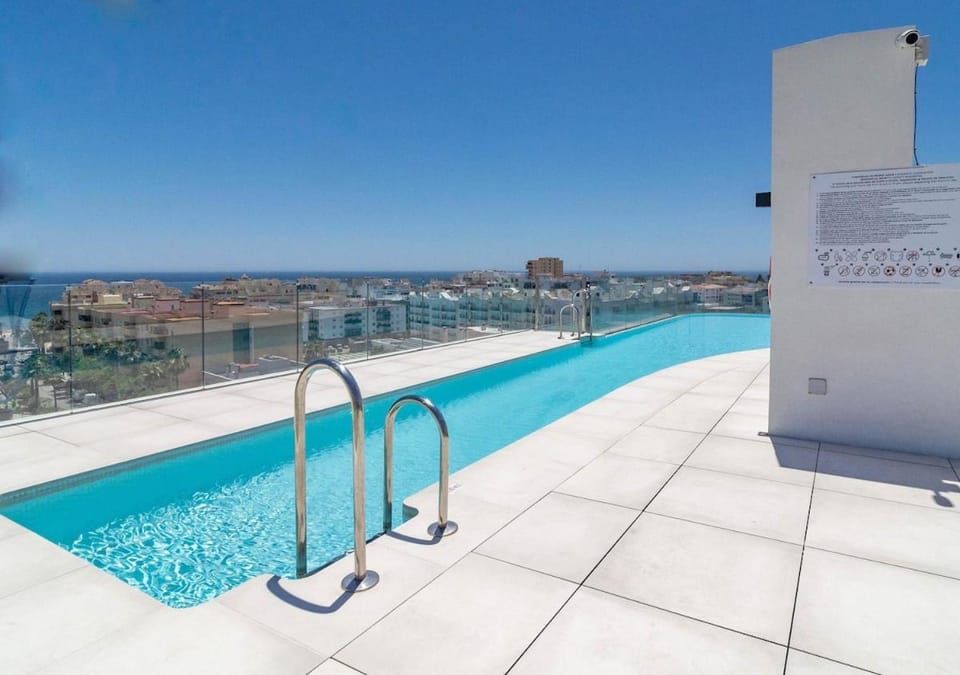 Room City Estepona Infinity 2BR&Parking Beach Apartment in Estepona