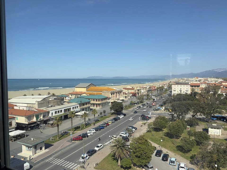 Viareggio Casa di Dora, vista panoramica sul mare Apartment in Viareggio