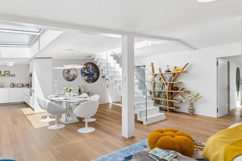 IKON Old Town Penthouse AC, Lake & Mountain View Apartment in Zurich City