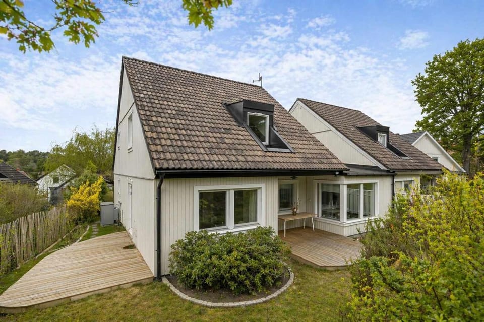 Luxury Villa Djursholm 2BR with marble details House in Stockholm
