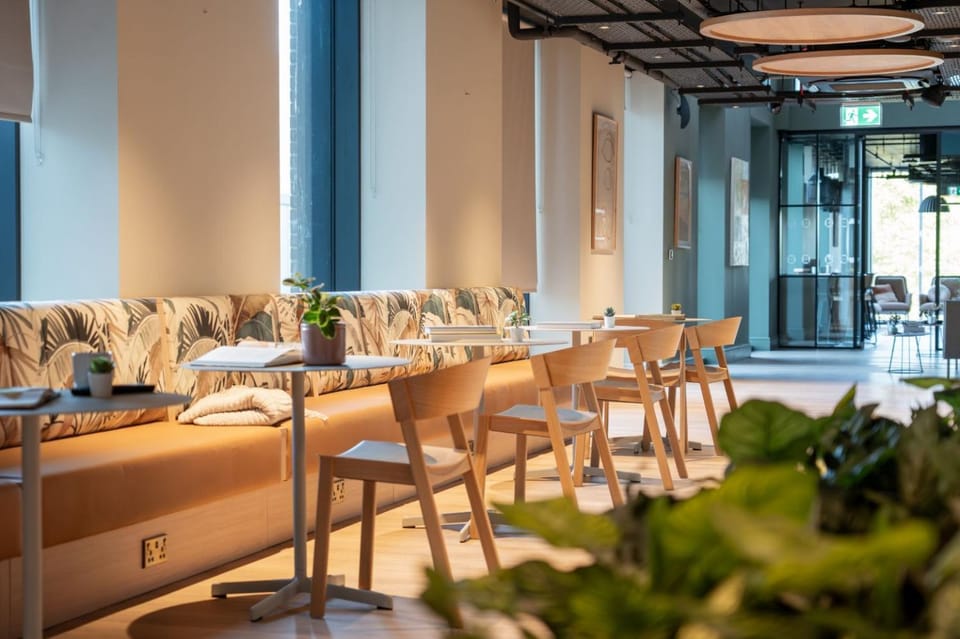 For Students Only - Brent Cross in London - Near Brent Cross Station Apartment in London