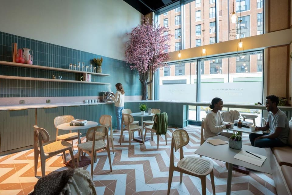 For Students Only - Brent Cross in London - Near Brent Cross Station Apartment in London