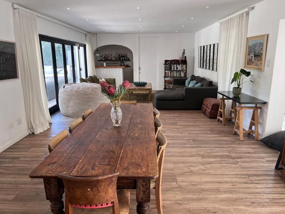 Spectacular ocean and sunset views House in Sea Point