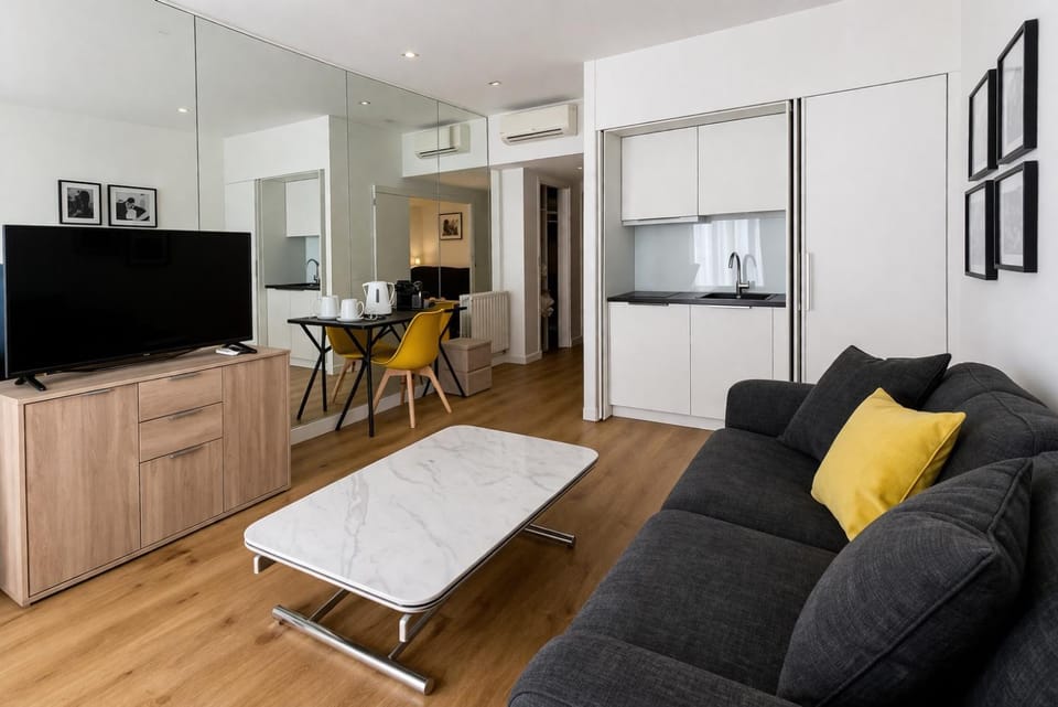 Palais Miramar - SEA SUITES Apartment in Cannes