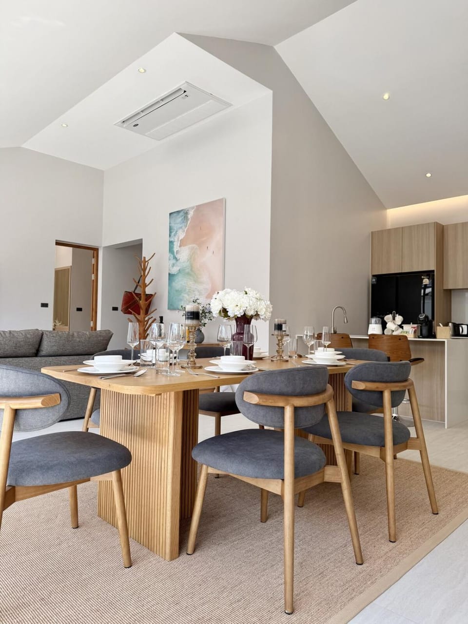 Coffee/tea facilities, Kitchen or kitchenette, Living room, Food and drinks, Seating area, Dining area, Food