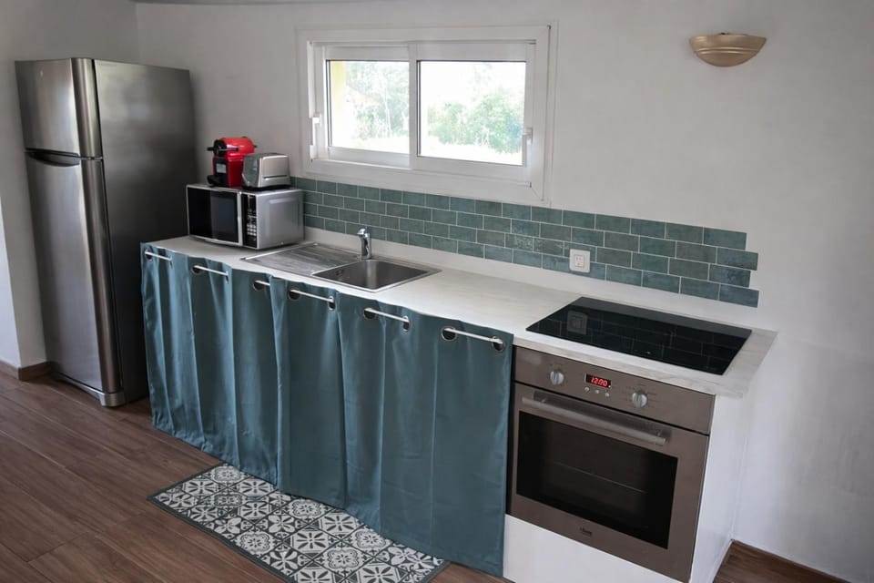 Kitchen or kitchenette, kitchen