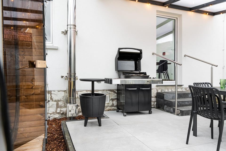 BBQ facilities, Balcony/Terrace
