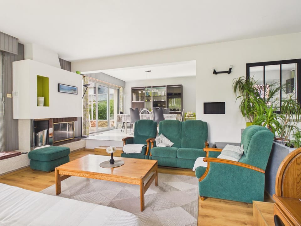 Communal lounge/ TV room, Living room