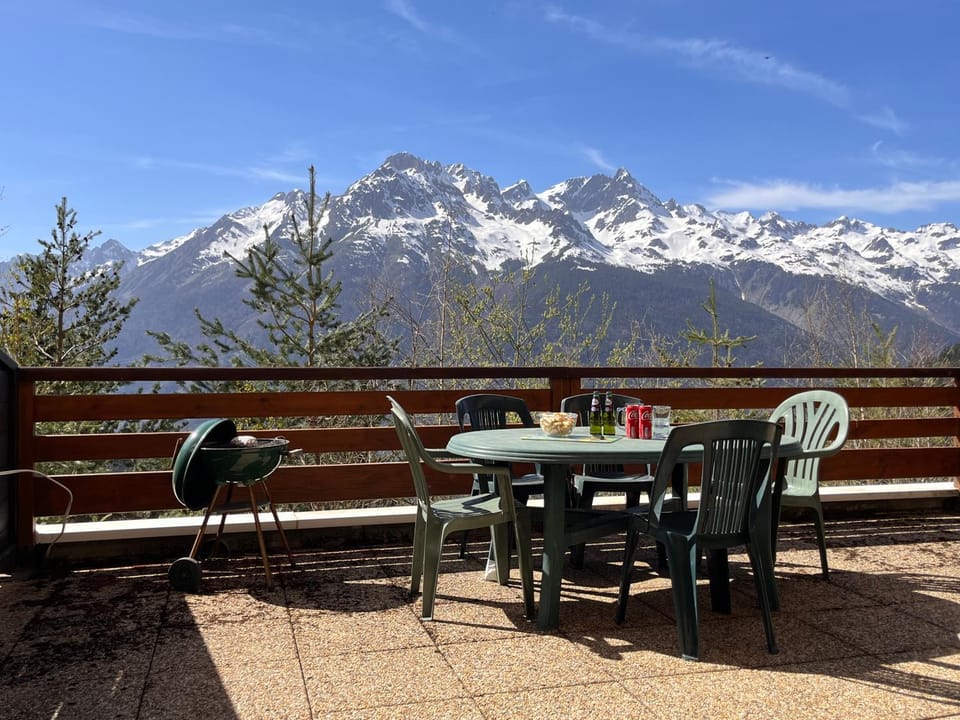 Balcony/Terrace, Mountain view