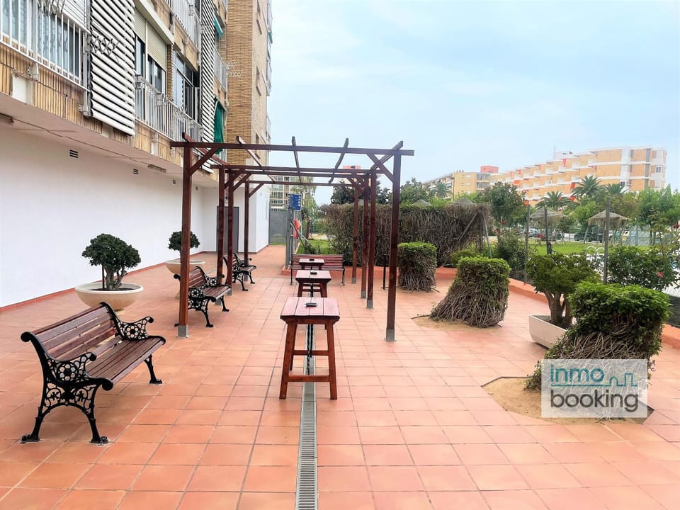 Beach Pineda, playa, climatizado, piscina Y mini golf Apartment in La Pineda
