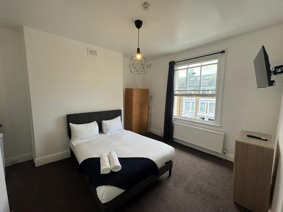 Comfy Double Studio at the Heart of Hammersmith Apartment in London