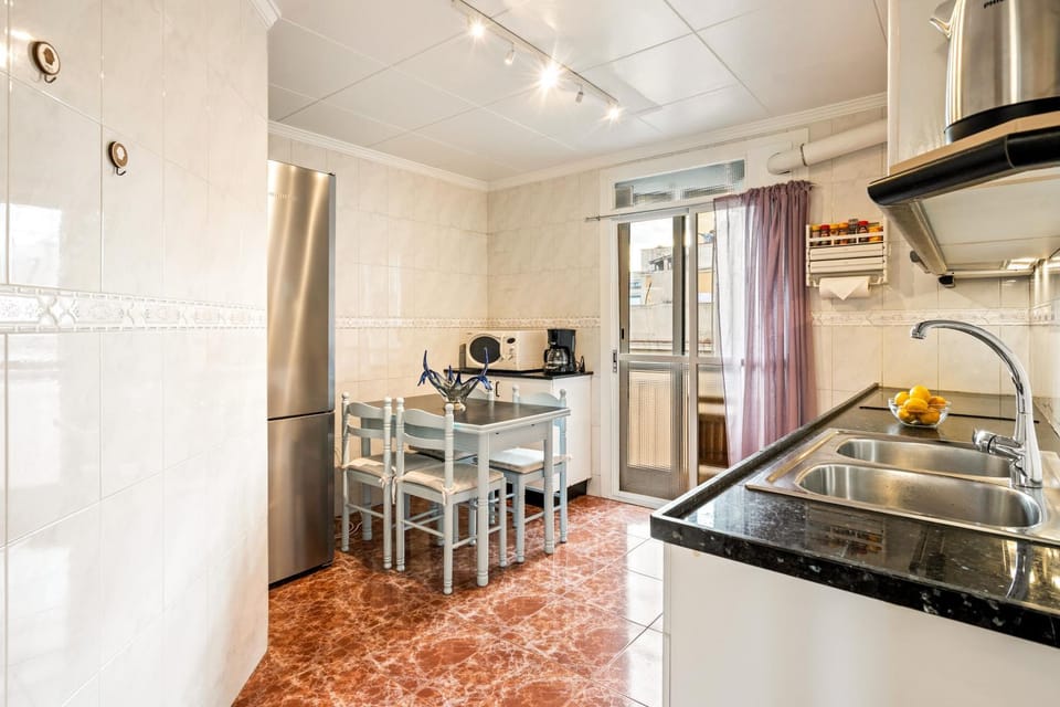 Barceloneta Monthly Beach AC Fiber Wi-Fi Apartment in Barcelona