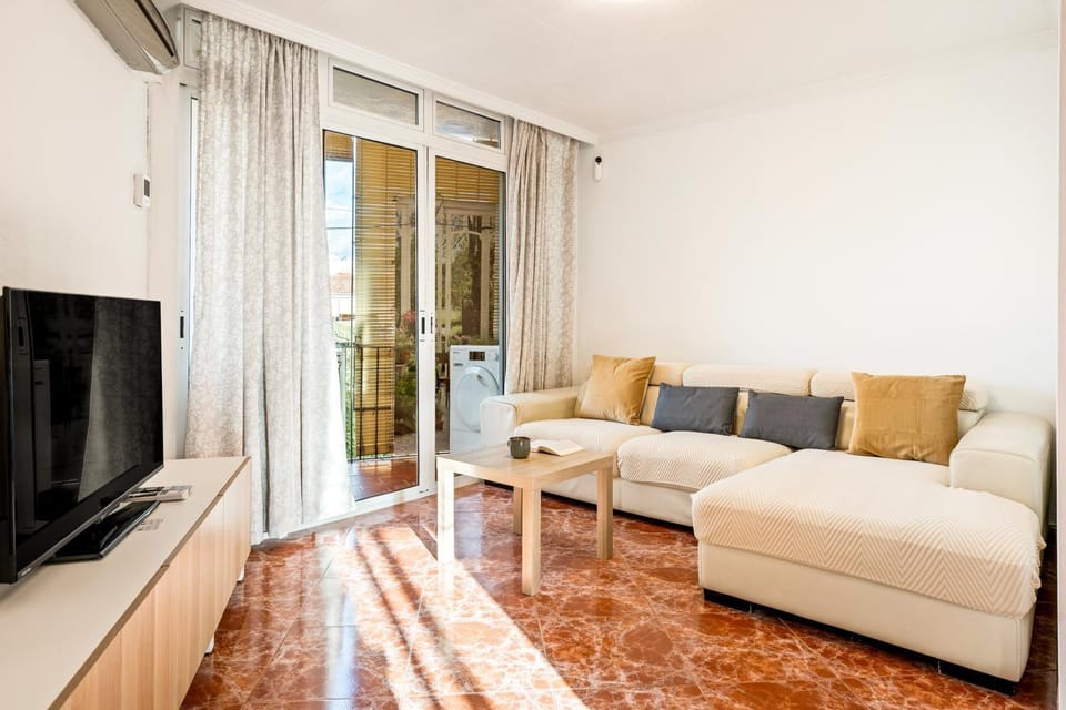 Barceloneta Monthly Beach AC Fiber Wi-Fi Apartment in Barcelona