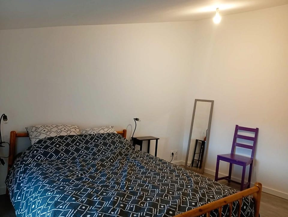 Appartement plein de charme avec terrasse ensoleillée Apartment in Pays de la Loire