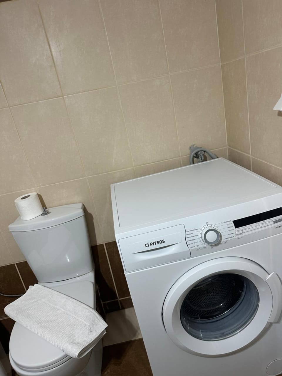 Bathroom, washing machine