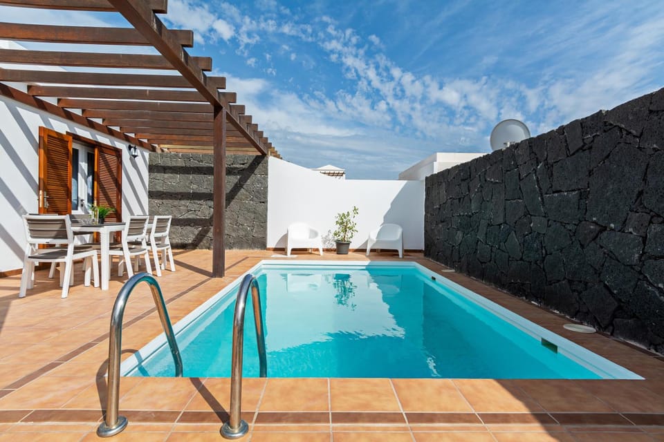 Patio, Swimming pool