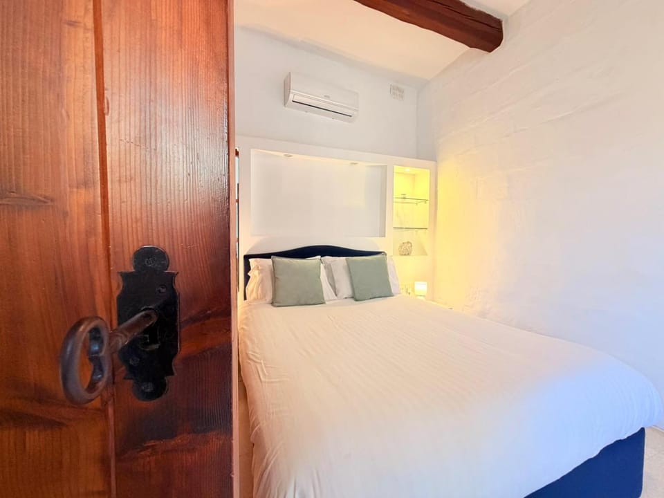Charming 450-Year-Old House with Pool in Naxxar Villa in Malta