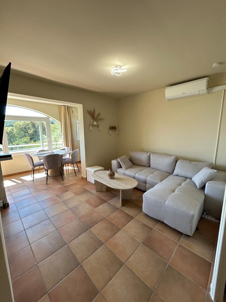 Communal lounge/ TV room
