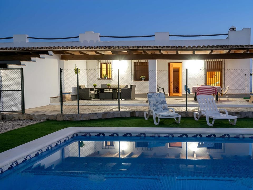 Chalet Piscina Privada Conil SOLO para familias y parejas Apartment in La Janda