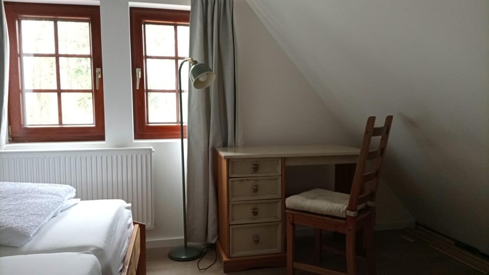 Seating area, Bedroom