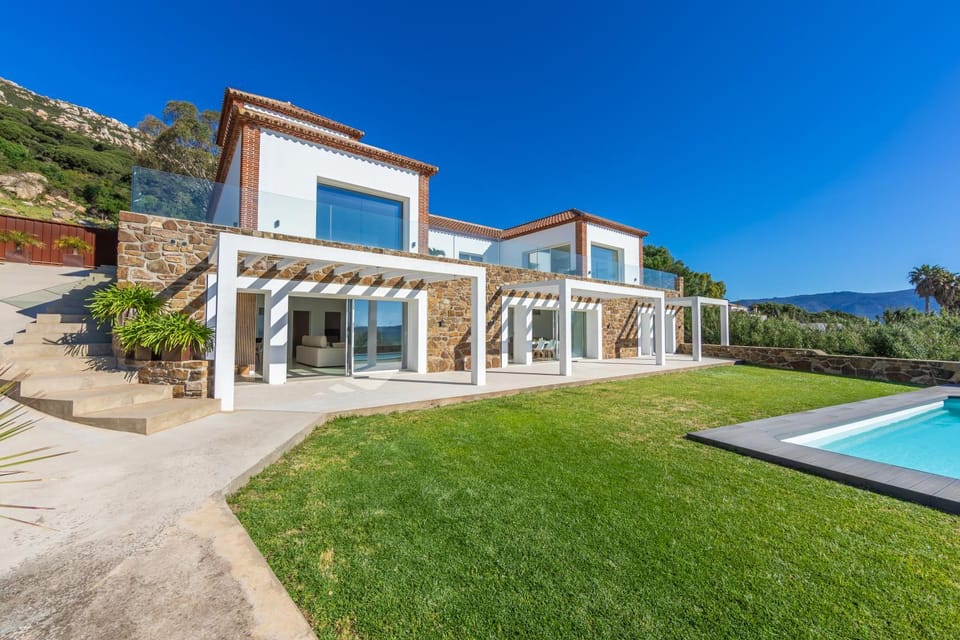 Property building, Natural landscape, Garden, Garden, Garden view, Mountain view, Pool view, Swimming pool